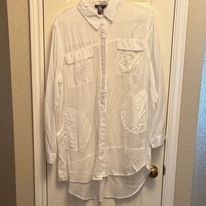 Chelsea & Theodore White Button-Up Shirt